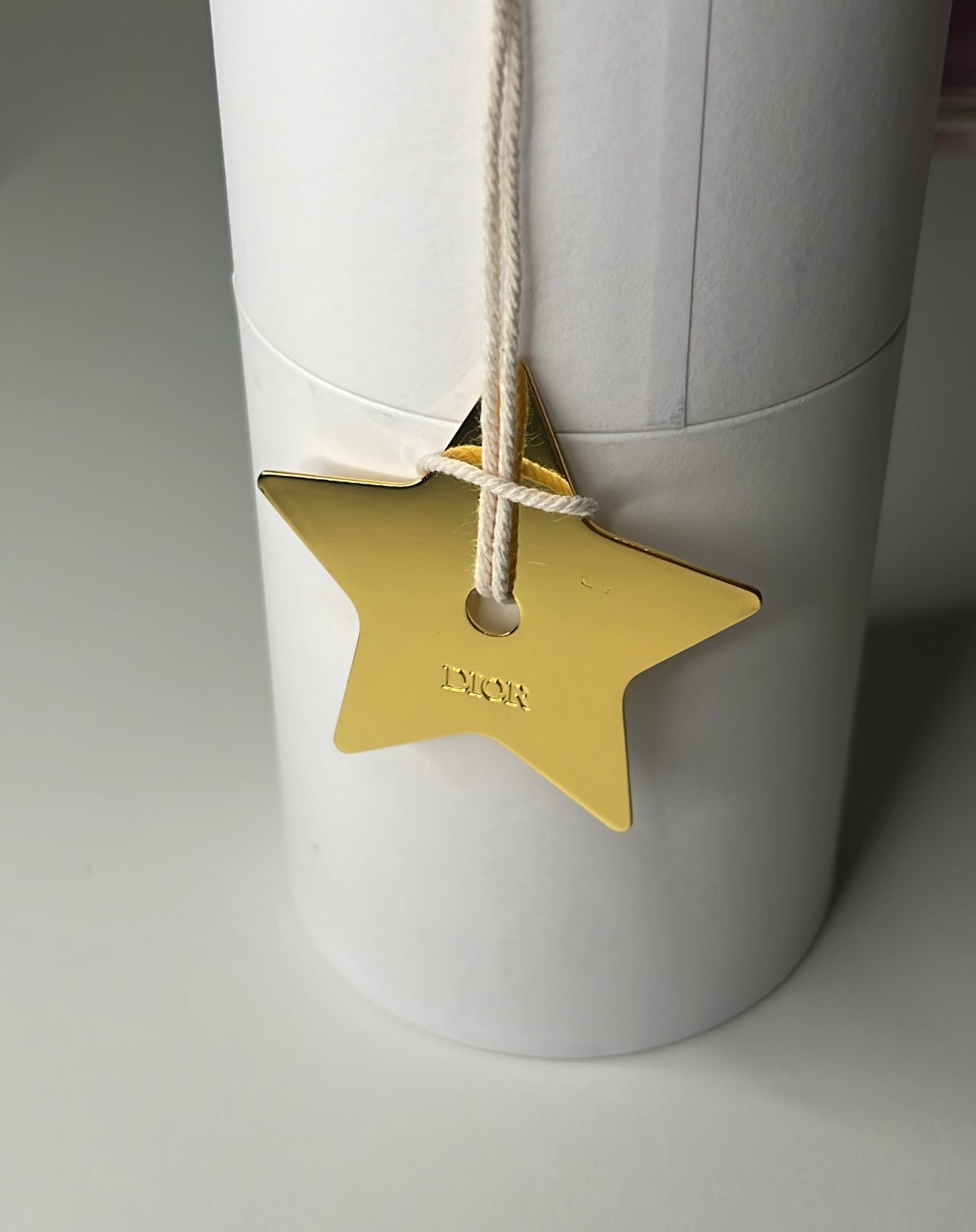ميدالية ديور - 🌟